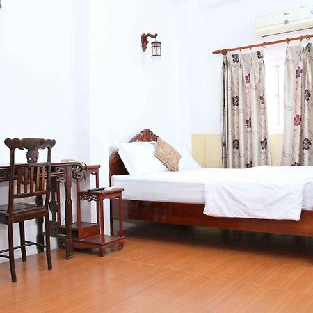 Hoang Cuong Hotel 15 Nguyen Thai Hoc Ханой Екстер'єр фото