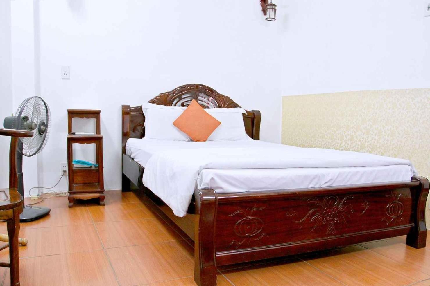 Hoang Cuong Hotel 15 Nguyen Thai Hoc Ханой Екстер'єр фото