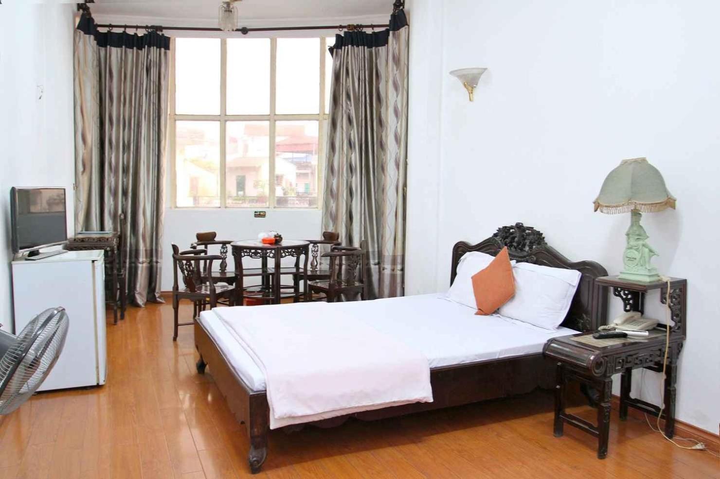 Hoang Cuong Hotel 15 Nguyen Thai Hoc Ханой Екстер'єр фото