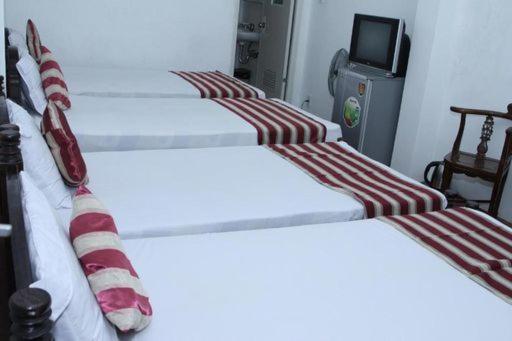 Hoang Cuong Hotel 15 Nguyen Thai Hoc Ханой Екстер'єр фото