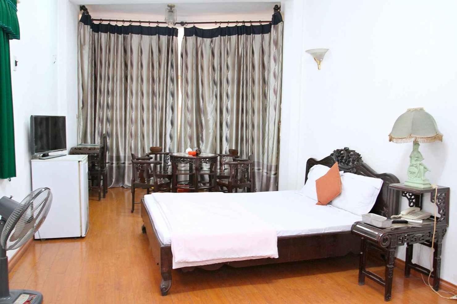 Hoang Cuong Hotel 15 Nguyen Thai Hoc Ханой Екстер'єр фото