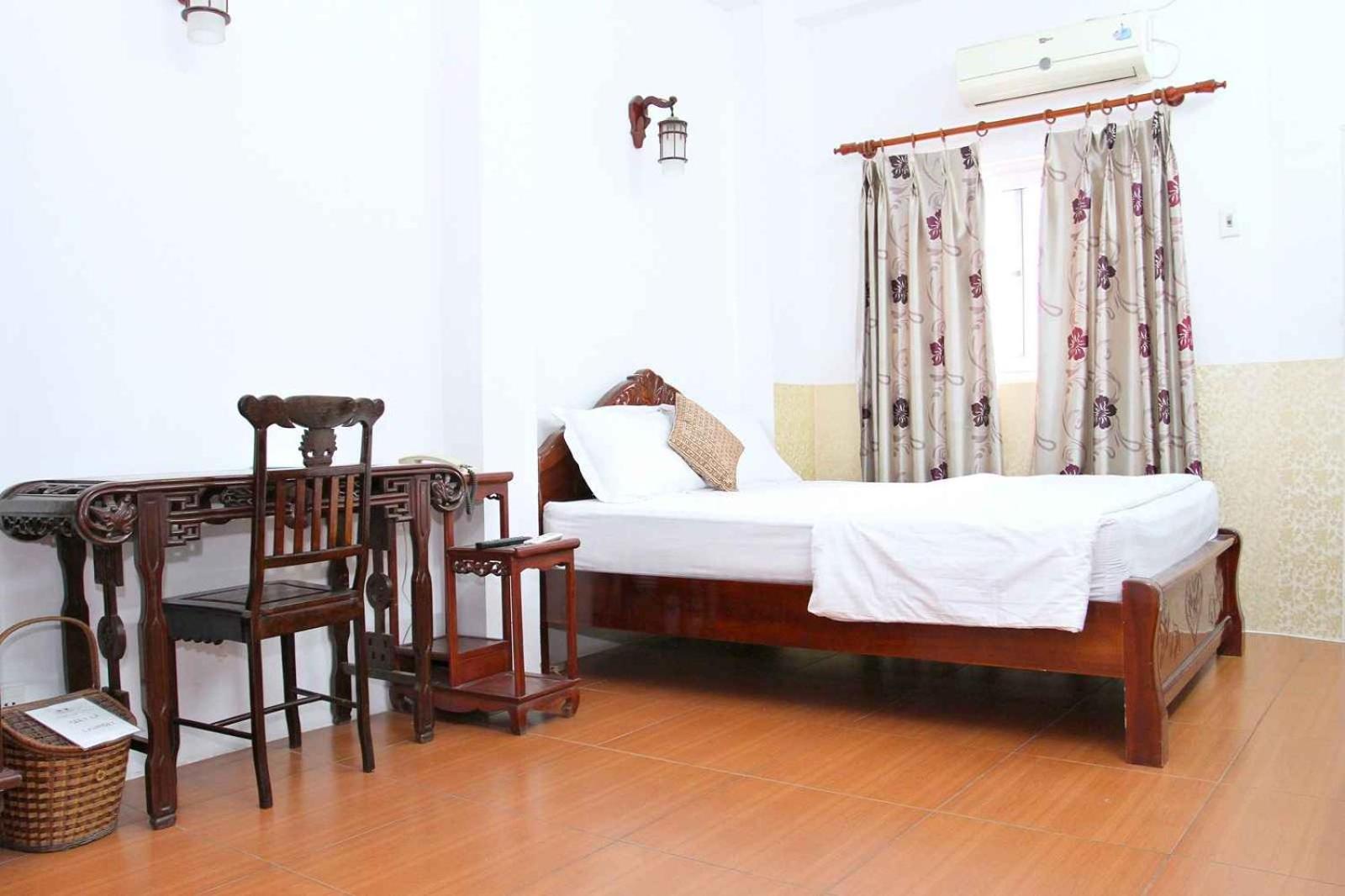 Hoang Cuong Hotel 15 Nguyen Thai Hoc Ханой Екстер'єр фото