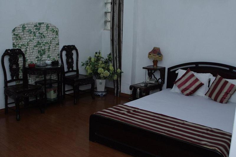 Hoang Cuong Hotel 15 Nguyen Thai Hoc Ханой Екстер'єр фото