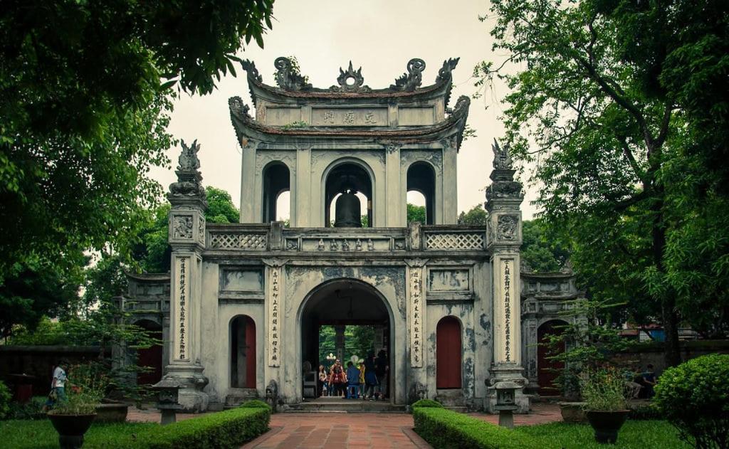 Hoang Cuong Hotel 15 Nguyen Thai Hoc Ханой Екстер'єр фото